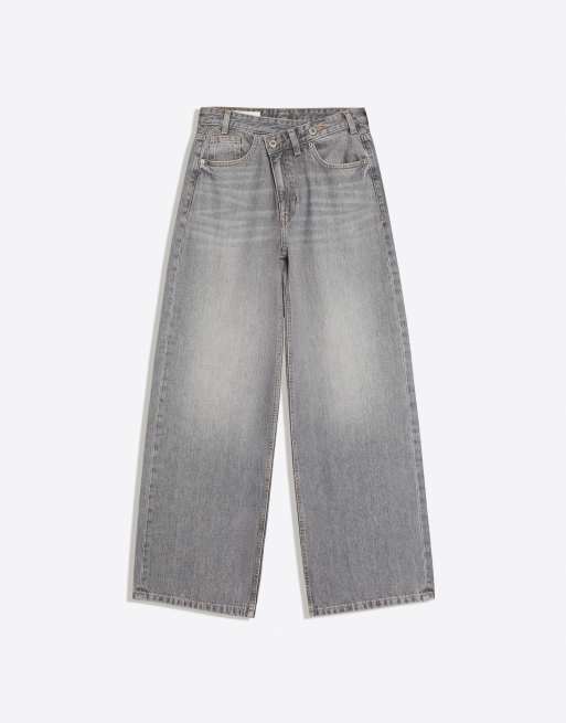 Bershka Petite jean large à taille croisée gris clair, 5 de 5