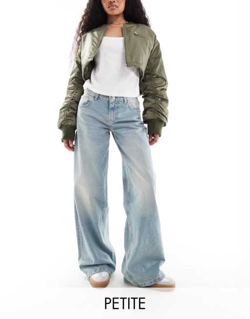Bershka Petite - Jeans extra ampi a fondo ampio blu lavaggio medio sporco