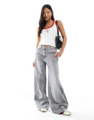 Bershka Petite - Jeans in Grau mit hohem Bund und weitem Schnitt