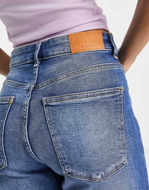 Bershka Petite – Jeans in Mittelblau mit hohem Taillenbund und engem Schnitt, 2 von 4
