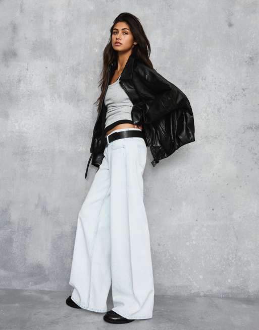 Bershka - Petite - Jeans met wijde pijpen en lage taille in lichtblauw, 3 van 4