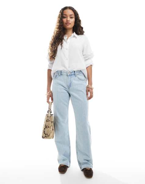 Bershka Petite – Jeans mit geradem Bein in superheller blauer Waschung - view 1