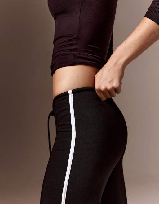 Bershka Petite joggers neri con banda laterale a contrasto, 4 di 6
