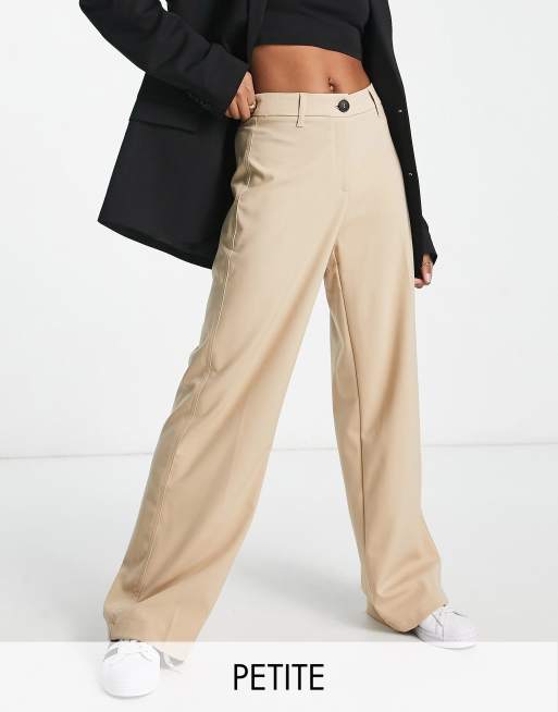 Bershka Petite – Kamelbruna figursydda byxor i dad-modell med vida ben och slouchy stil