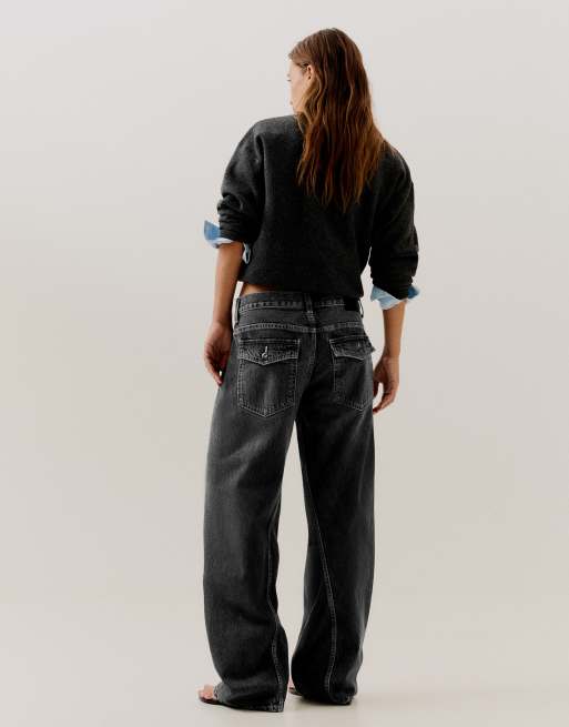 Bershka Petite lavtaljede barrel-jeans i grå, 3 af 5