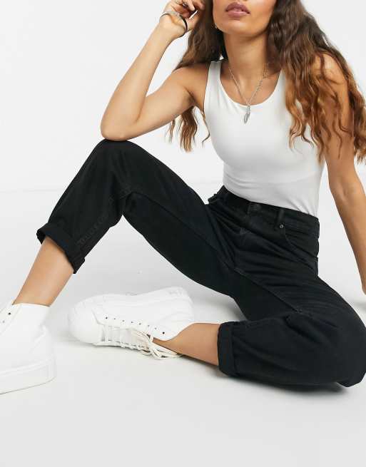 Mom jeans black online bershka