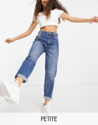 Bershka Petite mom jean in medium blue - ASOS Price Checker