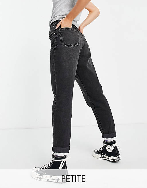 Jeans Bershka Petite mom jean in washed black 