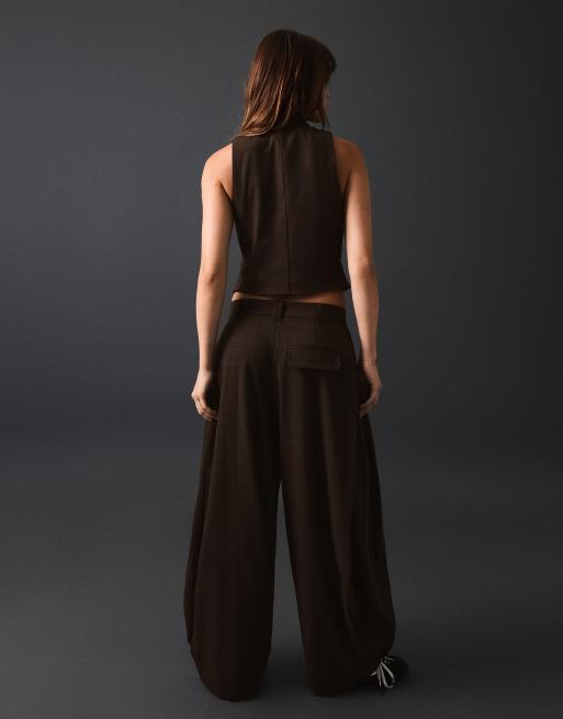 Bershka Petite pantalon ballon avec boutons marron, 3 de 5