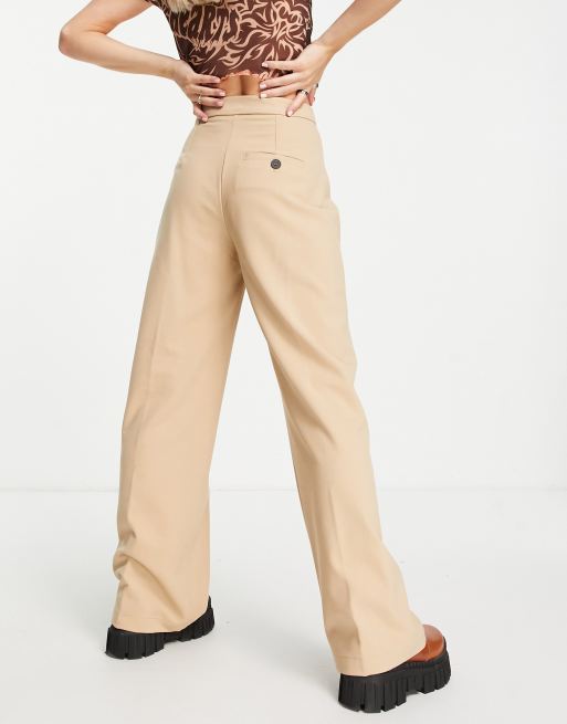 Pantalon camel online bershka