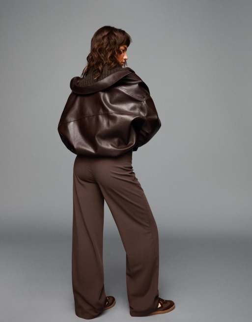 Bershka Petite - Pantalon large - Marron, 2 de 4