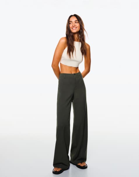 Bershka Petite - Pantaloni a fondo ampio color kaki - view 1