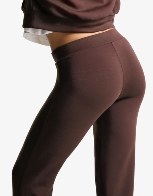 Bershka Petite - Pantaloni a zampa in modal marroni, 4 di 4
