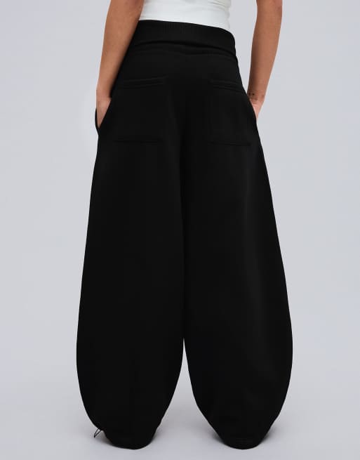 Bershka Petite pantaloni barrel fit in peluche neri, 3 di 5