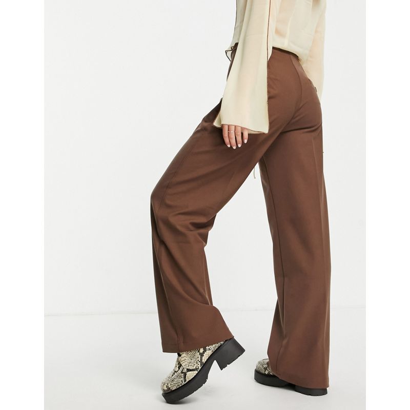 Donna Pantaloni con fondo ampio Bershka Petite - Pantaloni dad sartoriali extra larghi, colore marrone 
