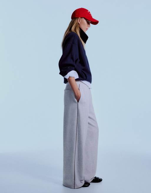 Bershka Petite Plüsch-Joggerhose in Hellgrau, 2 von 5