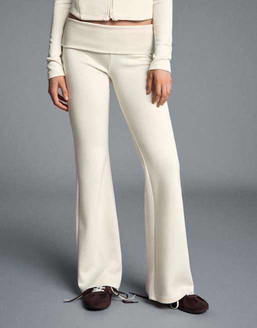 Bershka Petite Schlaghose in Ecru, 4 von 5