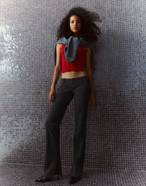 Bershka Petite slim-fit broek met lage taille in donkergrijs - view 1