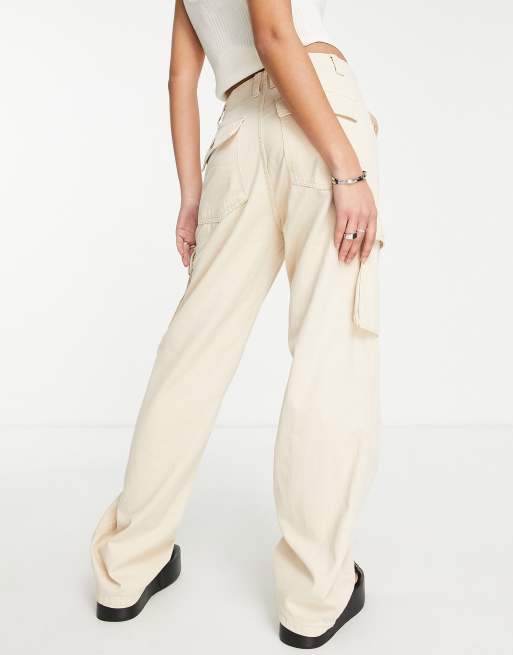 Bershka Petite straight leg cargo trouser in sand, 2 of 4