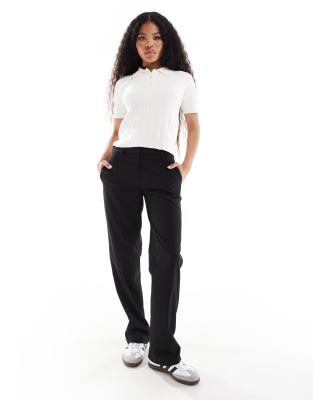 Petite straight leg tailored pants in black