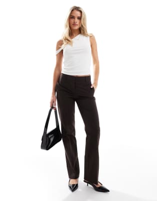 Bershka Bershka Petite straight leg tailored trousers in brown