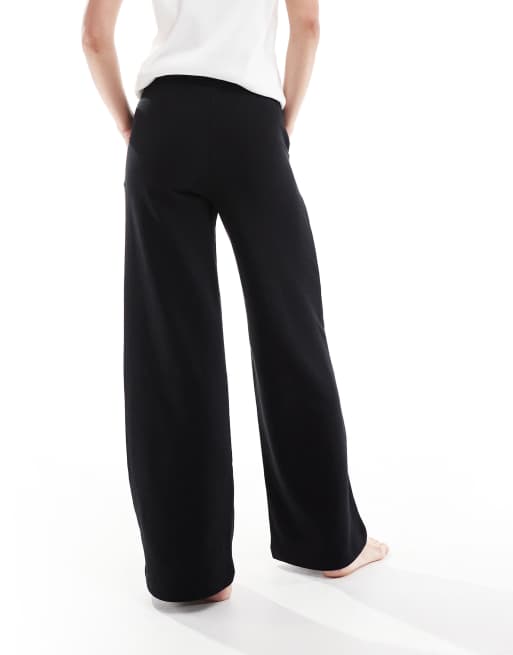 Bershka Petite – Svarta mjukisbyxor med vida ben, del av set, 4 av 5