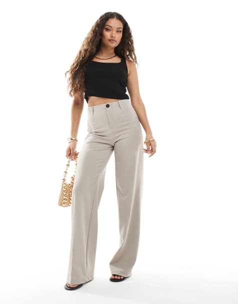 Bershka Petite Tailored Trouser in beige - view 1