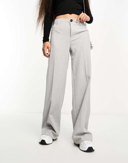 Bershka Petite wide leg dad pants in pale grey, 2 of 4