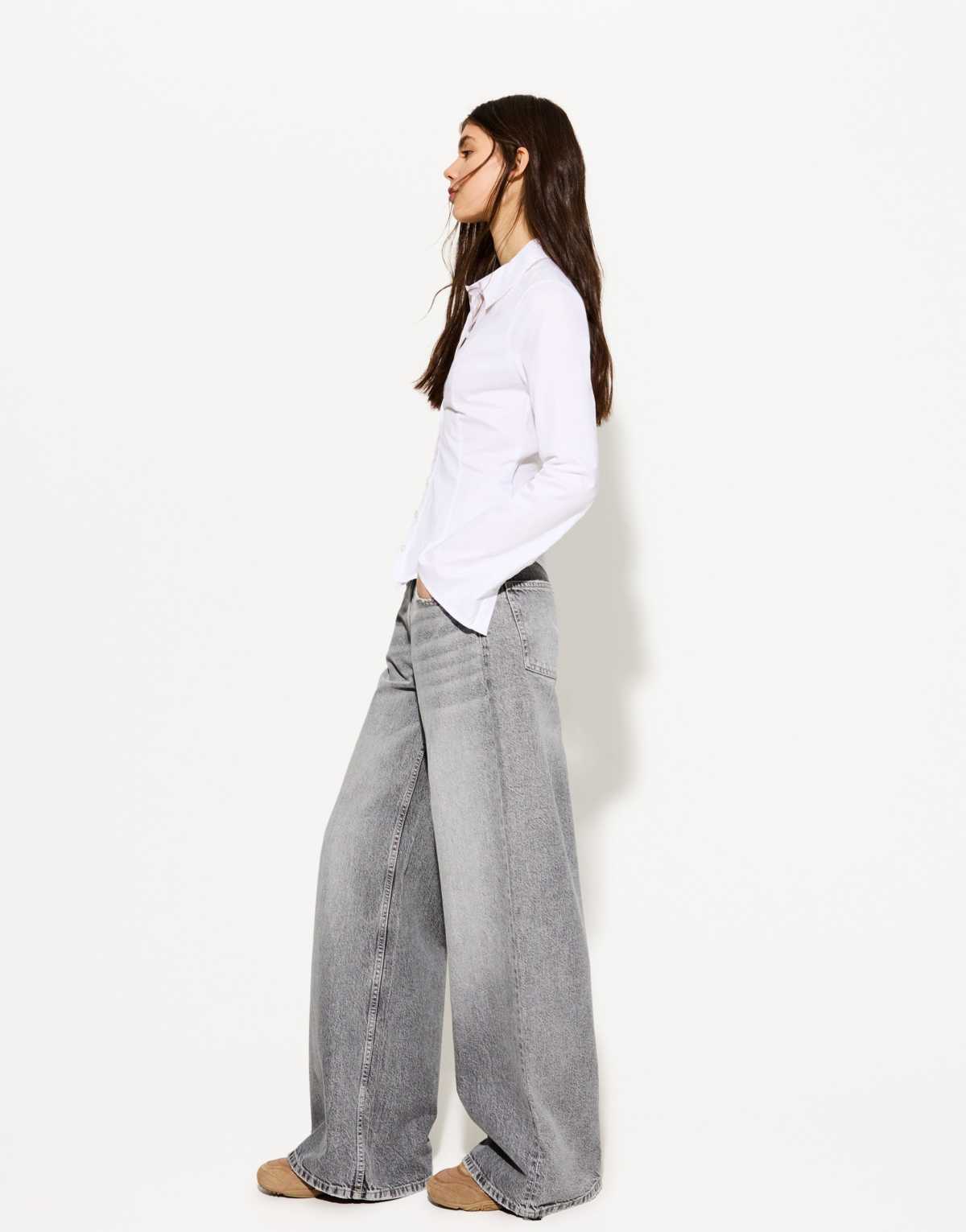 Bershka Petite wide-leg jeans in light grey