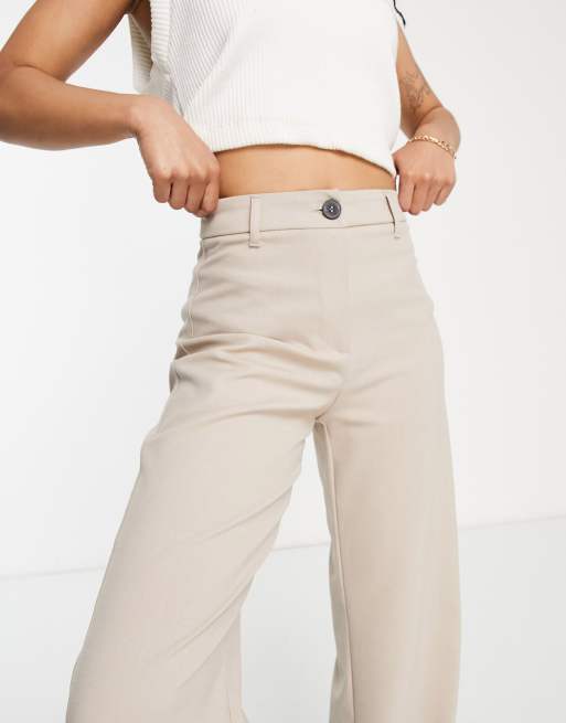 Bershka Petite wide leg slouchy dad tailored trousers in mushroom, 3 of 4