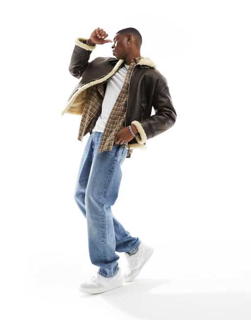 Bershka – Pilotenjacke aus Kunstleder in Braun ASOS