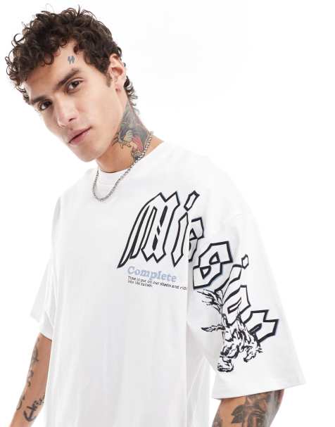 Bershka placement printed t-shirt in white  - view 1