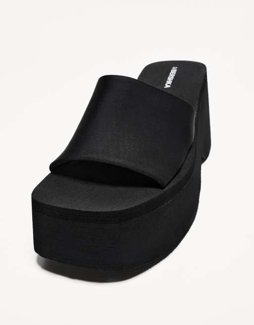 Bershka platform mule sandals in black, 2 of 4