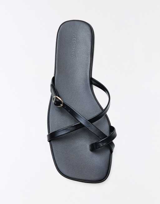 Bershka - Platte instapsandalen met meerdere bandjes in zwart, 3 van 4