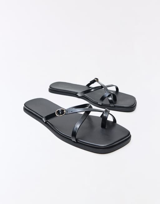 Bershka - Platte instapsandalen met meerdere bandjes in zwart, 4 van 4