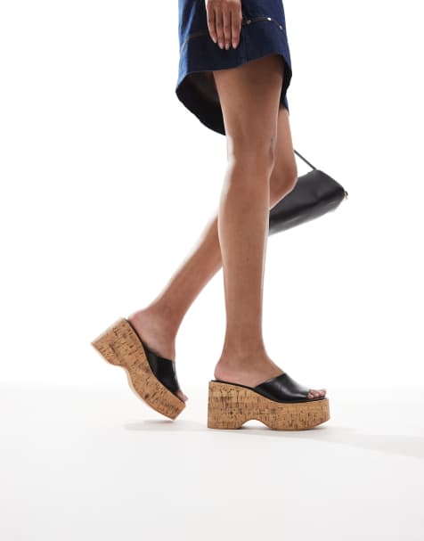 Bershka - Platte sandalen van kurk in zwart en naturel - view 1