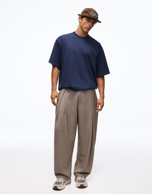 Bershka Pleated baggy trousers in beige, 2 of 5