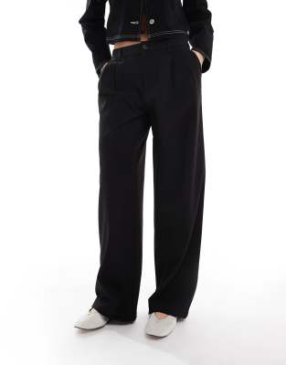 Bershka Pleated Front Wide Leg Tailored Pants In Black