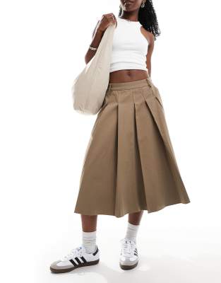 Bershka Bershka pleated maxi skirt in beige-Neutral