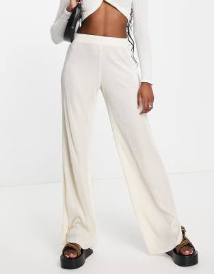 bershka wide leg trouser in ecru