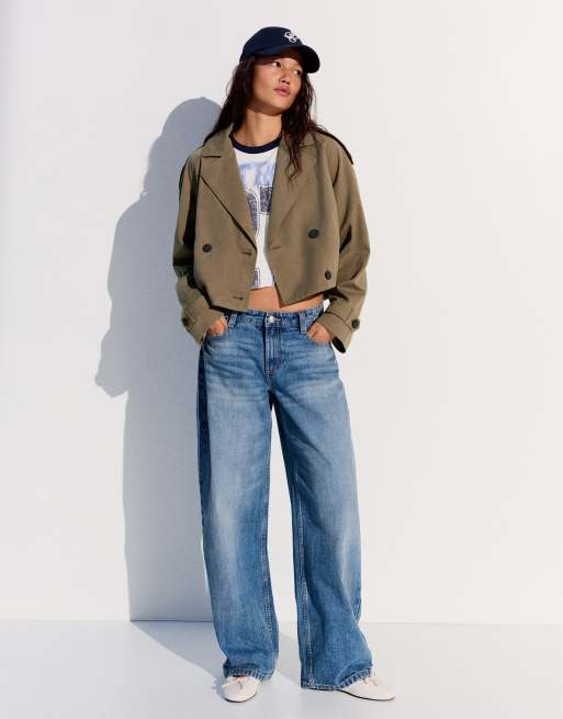 Bershka plissierter Cropped-Trenchcoat in Beige, 4 von 6