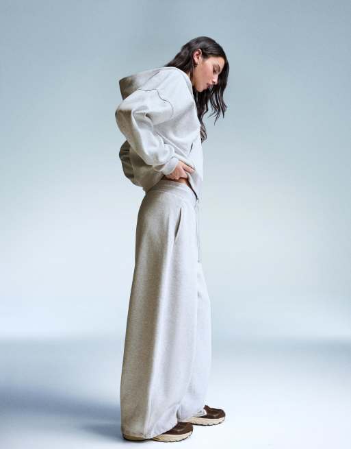 Bershka Plush barrel trousers in light grey, 3 of 4