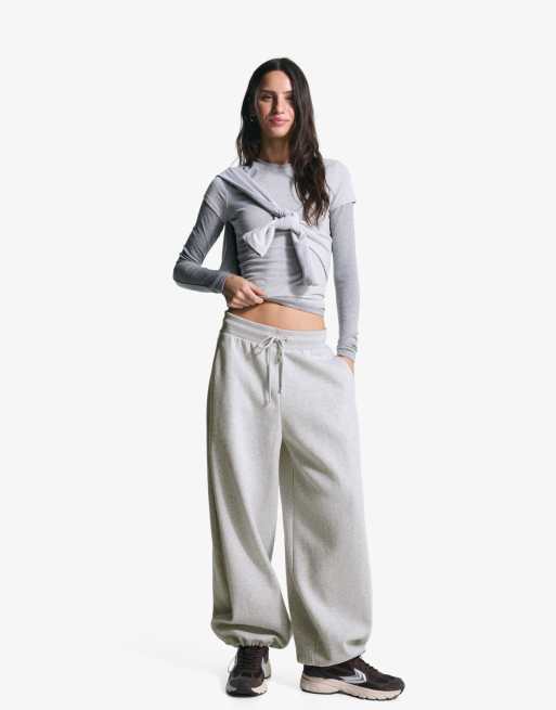 Bershka Plush barrel trousers in light grey, 4 of 4