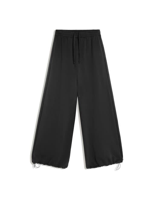 Bershka Plush jogger trousers in black, 6 of 6