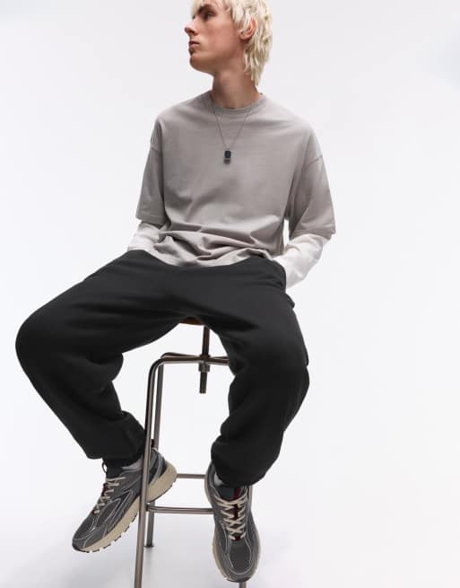 Bershka Plush joggers in black, 2 of 4