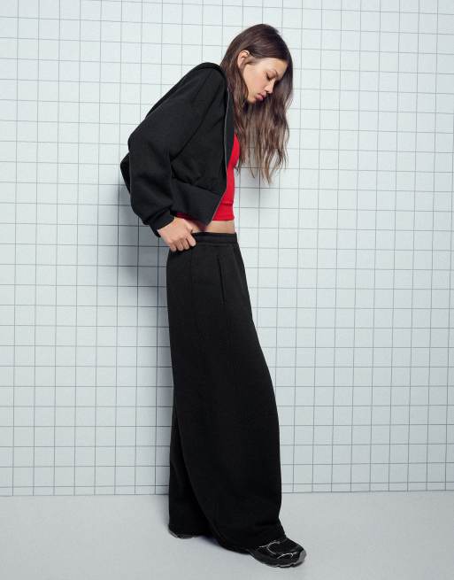 Bershka plush parachutebukser i sort, 2 af 5
