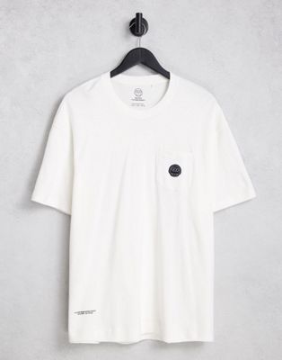 Bershka pocket patch boxy fit t-shirt in white
