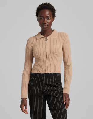 BERSHKA POLO COLLAR ZIP UP SWEATER IN CAMEL-NEUTRAL