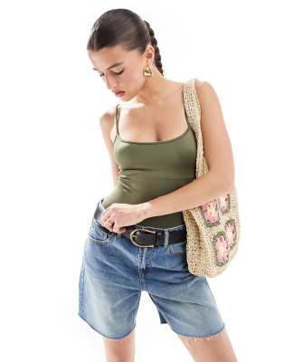 Bershka - Polyamid-Body in Khaki mit U-Ausschnitt-Grün
