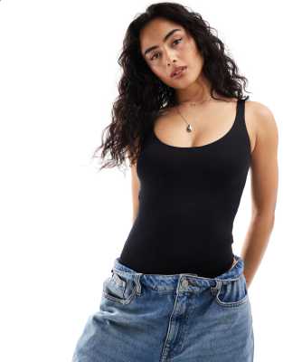 Bershka - Polyamid-Body in Schwarz mit U-Ausschnitt